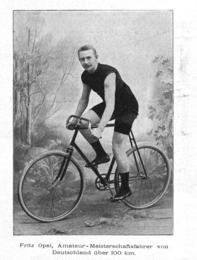 Fritz Opel jako kolarz Źródło: Sport im Bild, 1897