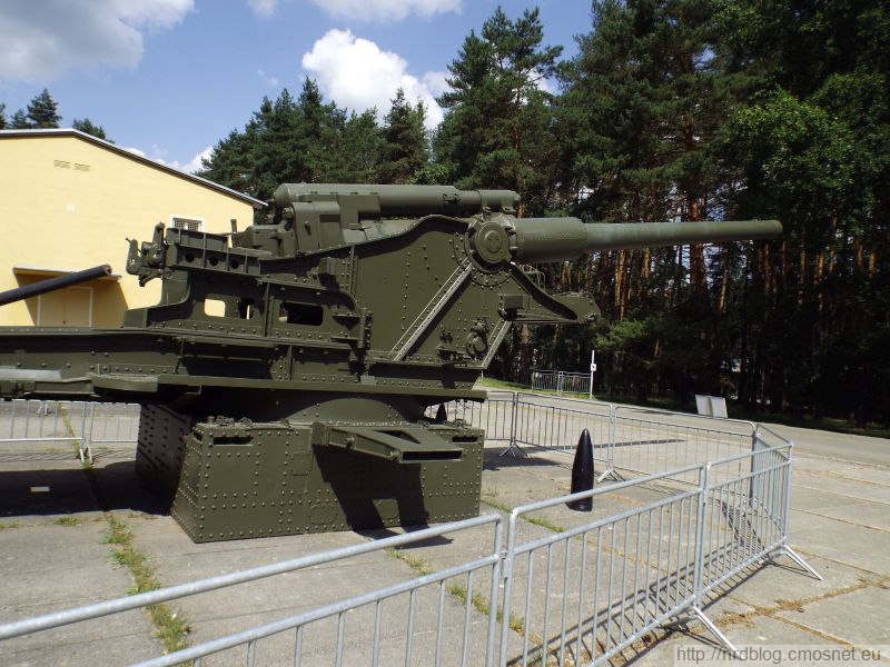 Muzeum Lešany - działo Škoda
