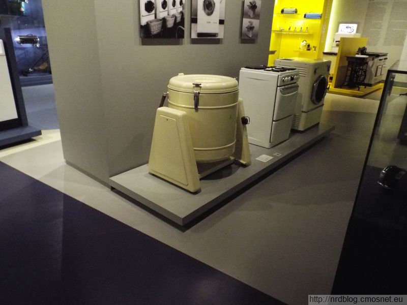 Narodowe Muzeum Techniki Praga - wczesny model R2D2 (a na serio to oczywiście pralka)
