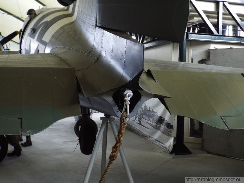 Airborne Museum, Sainte-Mère-Église - Douglas C-47 Skytrain, hak do holowania szybowca