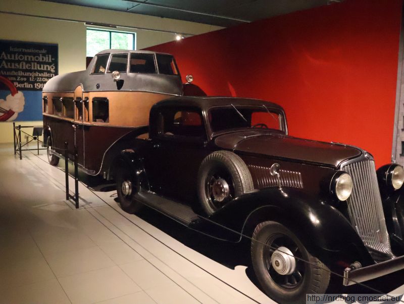 Louwman Museum - Graham Blue Streak Coupe i Curtiss Aerocar Land Yacht