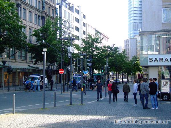 Blockupy Frankfurt - zablokowane przez policję dojście do banków