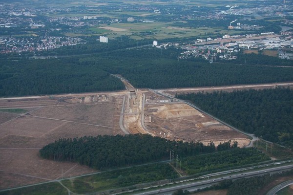 Wycinanie lasu pod nowy pas lotniska we Frankfurcie