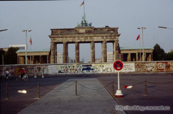 Brama Brandenburska od strony zachodniej w lecie 1989