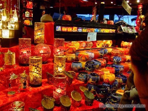 Weihnachtsmarkt we Frankfurcie - lampki na świeczki